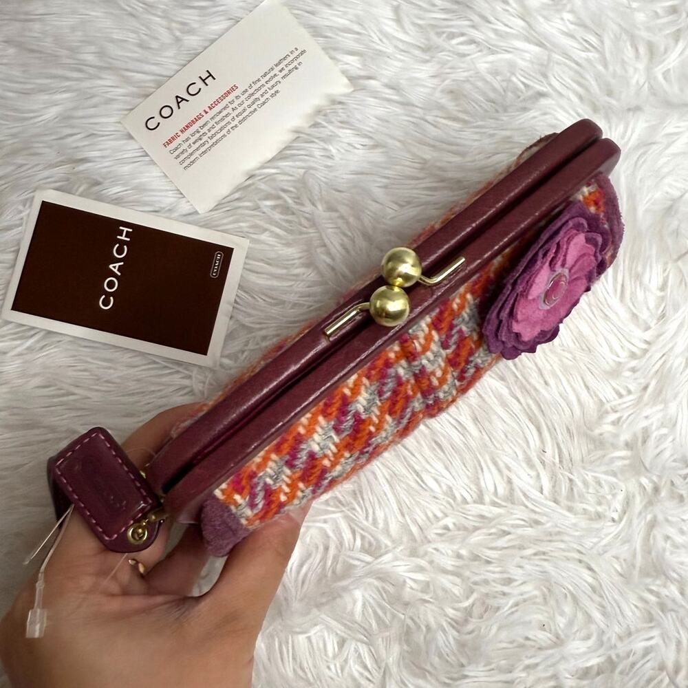 NWT COACH Hampton Houndstooth Kisslock Wristlet - Picture 4 of 8